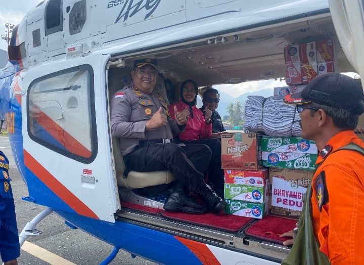 Akses Darat Terputus, Polisi Kerahkan Helikopter Antar Bantuan ke Dua Desa Terpencil di Ende