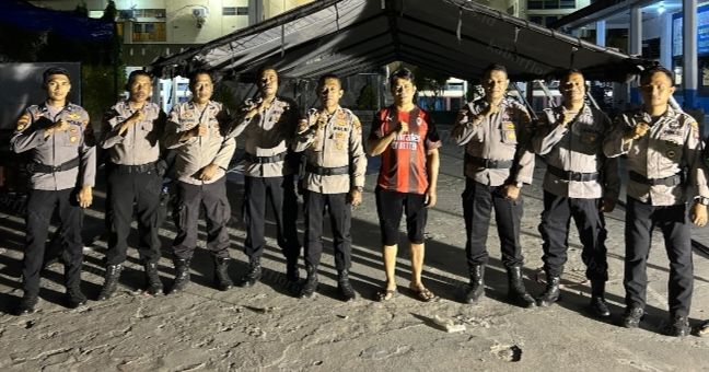Dukung Pendidikan Pasca Gempa, Polres Ende Sulap Tenda Jadi Kelas Darurat di SMPN 1