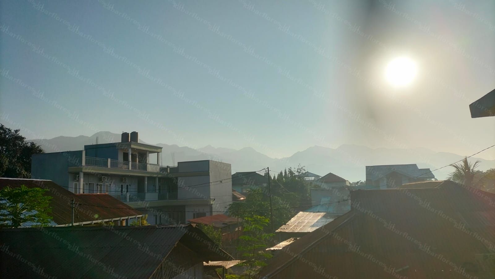 Haze Selimuti Ende, Udara Kabur Sejak Pagi hingga Picu Ancaman Karhutla