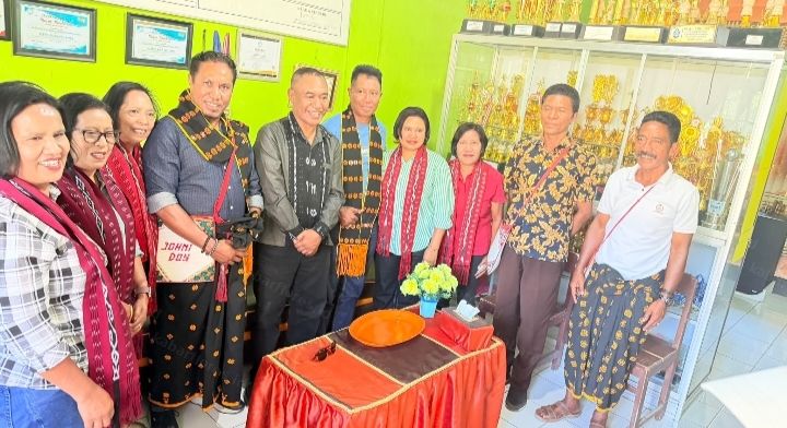 Sukses di Kanada, Johni Doy Kembali Berbagi Beasiswa untuk Pelajar di Ngada dan Nagekeo